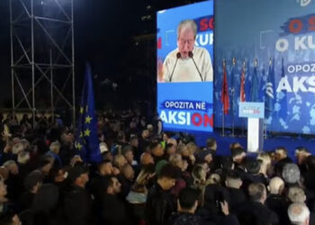 “Uragani juaj është uragani i lirisë”, Berisha në protestë: Jemi përballë një diktature të re