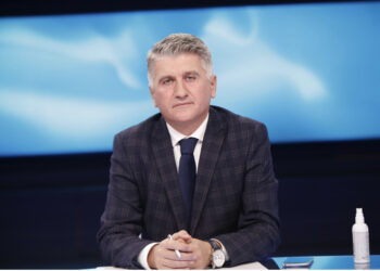 Agron Gjekmarkaj: Arsyet pse nesër duhet të dilni në shesh të protestoni