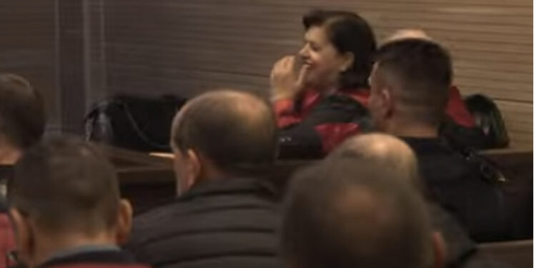 3 vjet burg/ ‘Me gra tradhëtojnë, jo me alienë’, avokatja në Kosovë ‘tallet’ me ligjin shqiptar