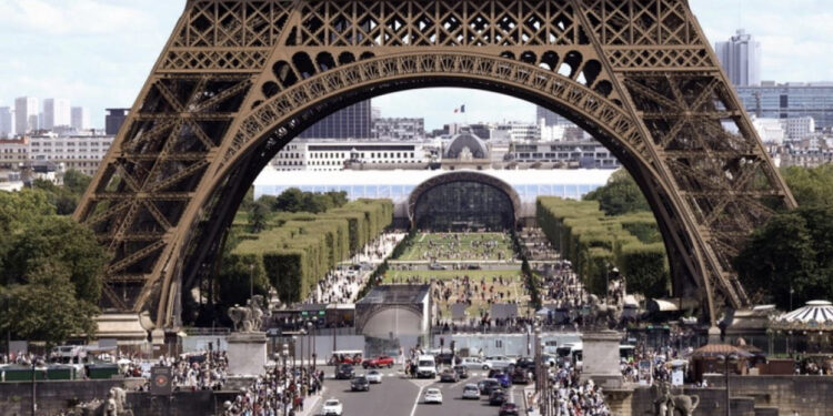 Kulla Eifel mbyllet për vizitorët, shkak greva e stafit