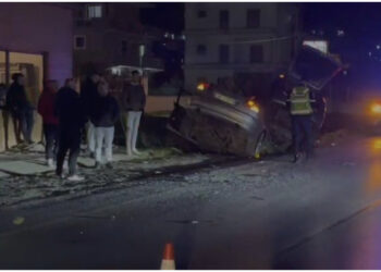 Tjetër aksident i rëndë në Fier, dy makina “ngulen” në kanal