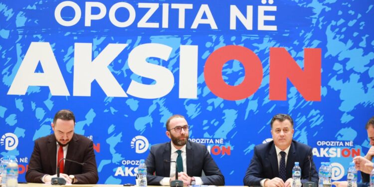 EMRAT/ Mbledhja e përbashkët e deputetëve Bardhi-Berisha, kush ishin të pranishëm