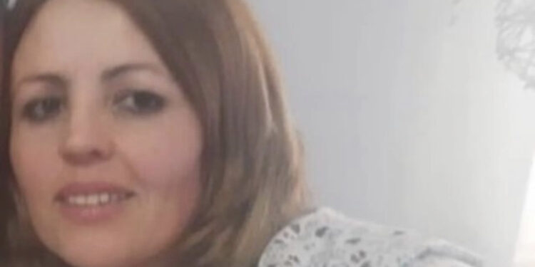 E rëndë/ Gruaja shqiptare gjendet e varur në Greqi, çfarë postoi në “Facebook” para se të vdiste