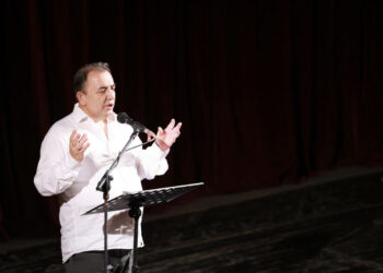 Tronditet bota e artit! Ndahet nga jeta parakohe dramaturgu i njohur në moshën 50-vjeçare