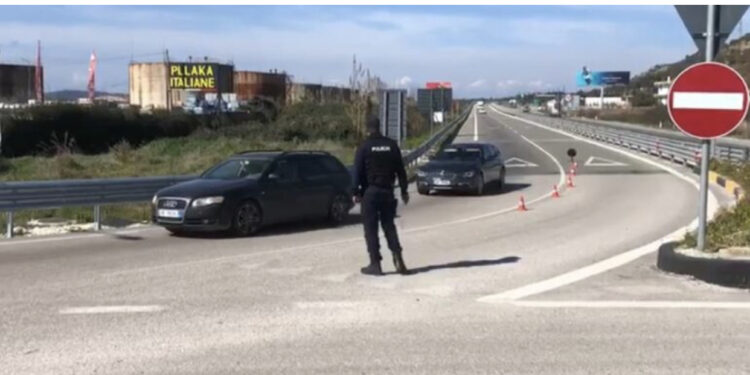 FSHN dhe policia po kryejnë kontrolle të rrepta në hyrje të Vlorës