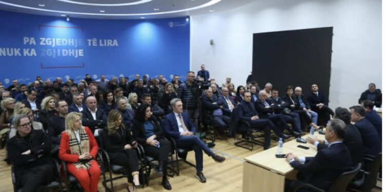 “Më 20 shkurt kemi protestën, po me 21 çfarë do bëjmë?”, zbardhen diskutimet nga mbledhja e Këshillit Kombëtar të Rithemelimit