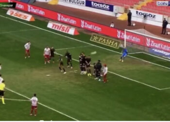 VIDEO/ Rey Manaj ‘përbindësh’, bomberi ‘çan’ rrjetën me një EUROGOL nga goditja e dënimit