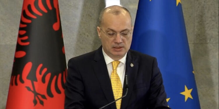 Hasani në deklaratë me homologun ukrainas: Po punojmë për hapjen e ambasadës në Kiev