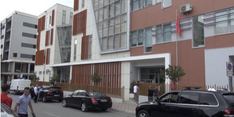 Sekuestrohen pasuri me vlerë 450 mijë euro në Elbasan