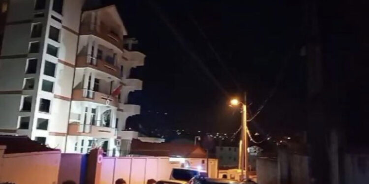 Sherr mes fqinjëve, Policia jep detaje për plagosjen në Tiranë
