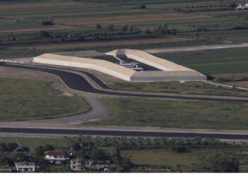 FOTO/ Tashmë bazë e NATO-s, ja si duket aeroporti i rikonstruktuar i Kuçovës