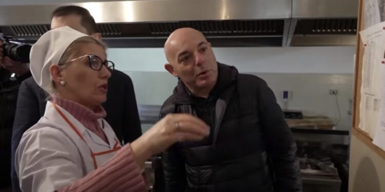 Çdo darkë fasule! Fruta, qumësht dhe gjalp njëherë në 5 ditë/ Çfarë hanë ‘çunat’ në burgun e Peqinit