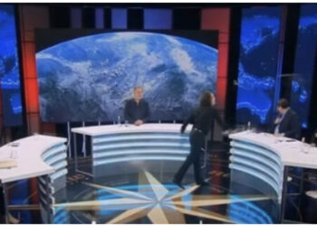 VIDEO/ “Moj motër ule zërin”, sherr live mes të ftuarve, Laert Vasili i hedh ujë në fytyrë sekretarit të OMONIA-s 