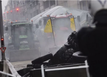 VIDEO/ Përplasje mes policisë dhe fermerëve në Bruksel