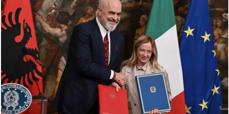 Senati italian miraton marrëveshjen për emigrantët me Shqipërinë