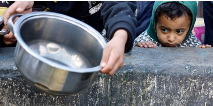 OKB: Fëmijët në Gaza po vdesin nga dehidratimi dhe mungesa e ushqimit