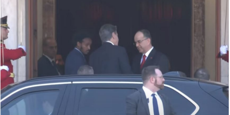 Antony Blinken mbërrin në Presidencë