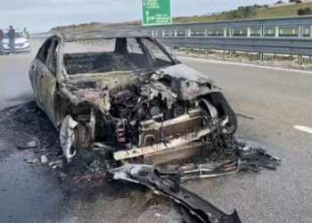 Shkrumbohet automjeti në Elbasan, shpëton shoferi