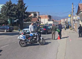 Aksident në Pogradec, 24-vjeçari niset me urgjencë drejt Tiranës