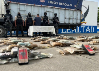 Pakot me flamur shqiptar, sekuestrohet 7.3 milionë dollarë kokainë në Ekuador