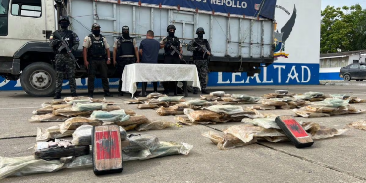 Pakot me flamur shqiptar, sekuestrohet 7.3 milionë dollarë kokainë në Ekuador