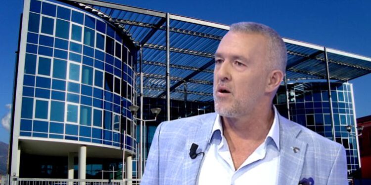 Ҫfarë ka ndodhur? Erzen Breçani transportohet në Spitalin e Burgut
