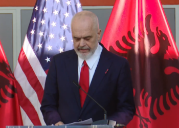 “Enveri po rrotullohet në varr”, Rama-Blinkenit: Dikur na mësoi t’ju urrenim, por sot ju mirëpresim