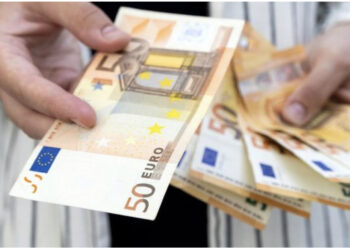 Këmbimi valutor 18 mars/ Me sa blihen e shiten dollari dhe euro, çfarë ndodh me monedhat e tjera