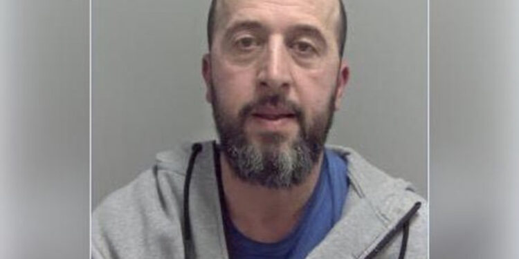 Shoferi shqiptar i “Amazon” dënohet pasi dërgonte 160,000 paund drogë të fshehur në…