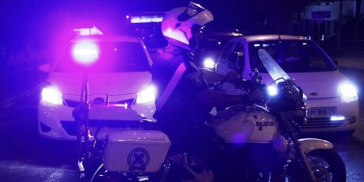 Arrestohen policët grekë dhe shqiptari me drogë në makinë