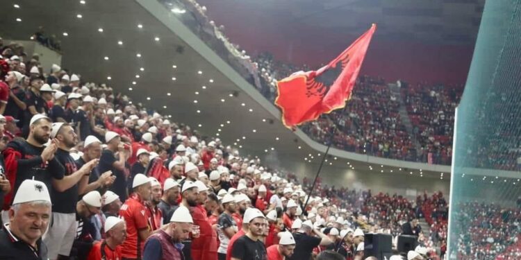 Miqësorja Suedi-Shqipëri, “Tifozat Kuqezi” bëjnë njoftimin e rëndësishëm