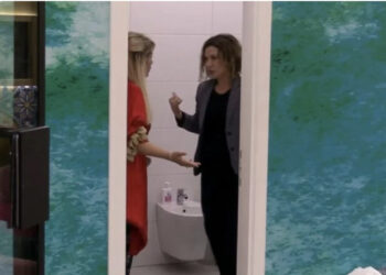 DEBATI / Ilnisa në tualet, Egla hyn brenda! A do të penalizohen?!