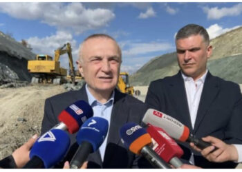 Rruga Korçë-Ersekë e shembur/ Meta: Vjedhja e miliona eurove nga Rama doli sheshit