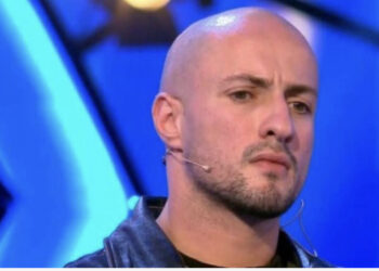 FOTO/ Krist Dragot ‘djeg’ rrjetin dhe poston foton e nxehtë me të dashurën