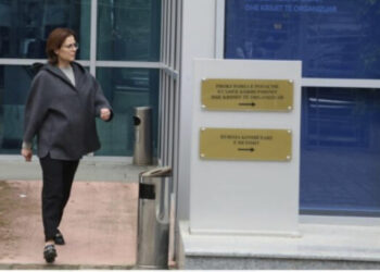 Paraqitet në SPAK ish-bashkëshortja e Arben Ahmetaj