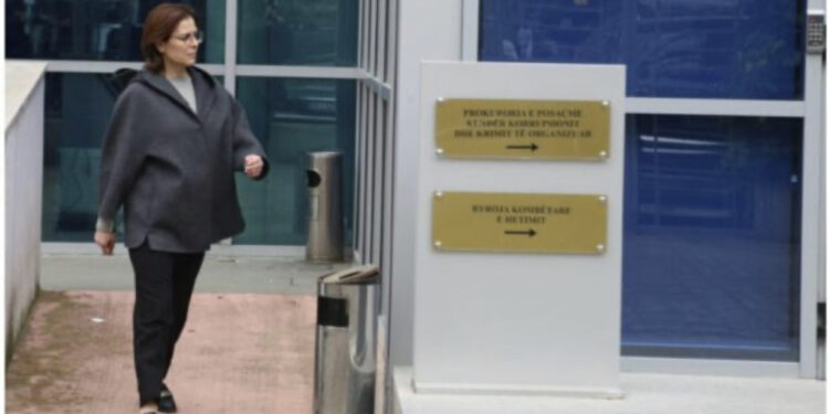 Paraqitet në SPAK ish-bashkëshortja e Arben Ahmetaj