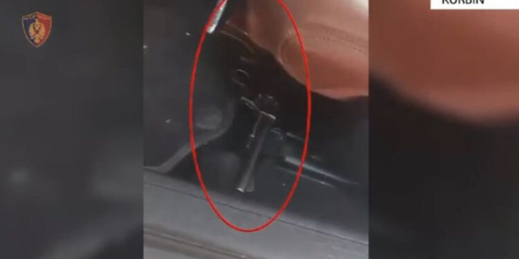 EMRI/ Qarkullonte i armatosur, arrestohet 19-vjeçari në Kurbin