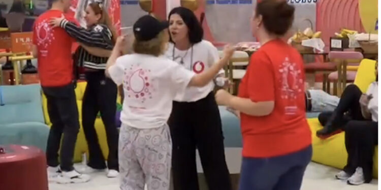 “O vemje, ti e do femrën poshtë”/ Debati Egla-Ledjona kalon limitet