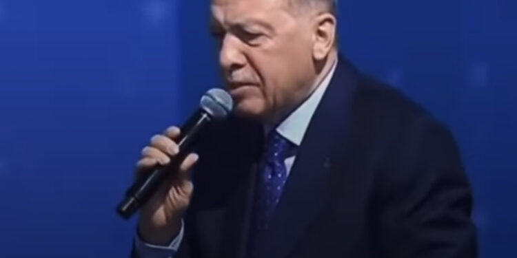 Erdogan humbet thellë, opozita turke kryeson Stambollit edhe në qytetet e tjera kryesore