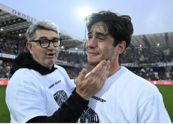 Me sytë e përlotur! Kristjan Shpendi feston ngjitjen në Serinë B, 20 golat e tij i dhanë Çezenës suksesin e munguar prej 6 vitesh