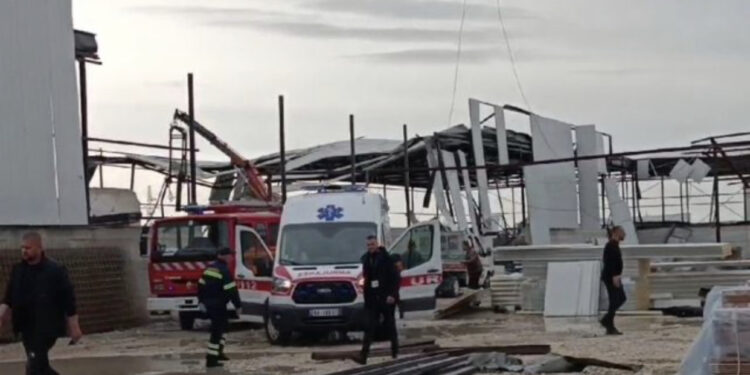 Detaje/ Shpërthimi ku ndërroi jetë 1 person në Lushnjë u dëgjua deri në Peqin