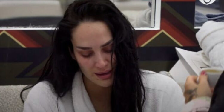 Erjola shpërthen në lot: Gjithë jetën kam vuajtur, më shohin vetëm nga…