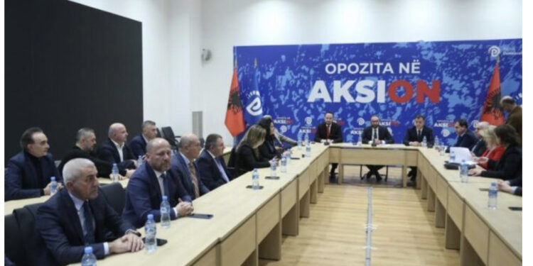 Debate gjatë mbledhjes së Grupit Parlamentar të PD mbi negociatat me socialistët, çfarë u diskutua