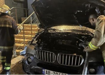Digjet gjatë natës “BMW X5” në Vlorë, detajet e para