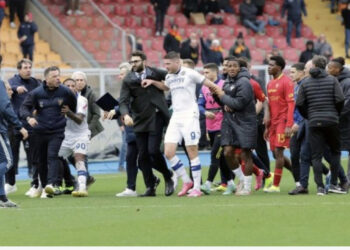 Vjen njoftimi zyrtar, klubi i Serie A shkarkon trajnerin