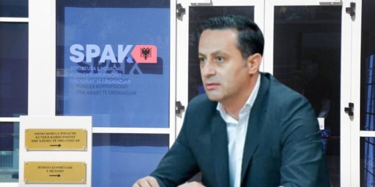 SPAK i sekuestron telefonin Drejtorit të Tatimeve dhe dy vartësve të tij!