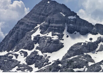 Aksidentohen dy turistë kroat në Majën e Jezercës, humb jetë një prej tyre