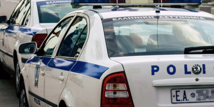 Dhunoi me grushte dhe shkelma partneren, arrestohet 25 vjeçari shqiptar në Greqi