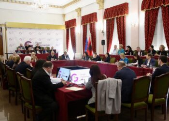 Rama mbledh 2 orë socialistët, porosia: Punoni në terren! Çuçi: S’ka marrëveshje as pazar me PD