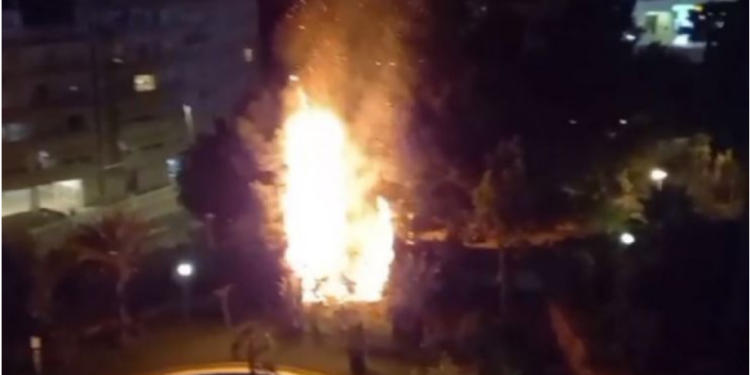 Zjarr në një pallat në Alicante/ Tre të vdekur, mes tyre një fëmijë